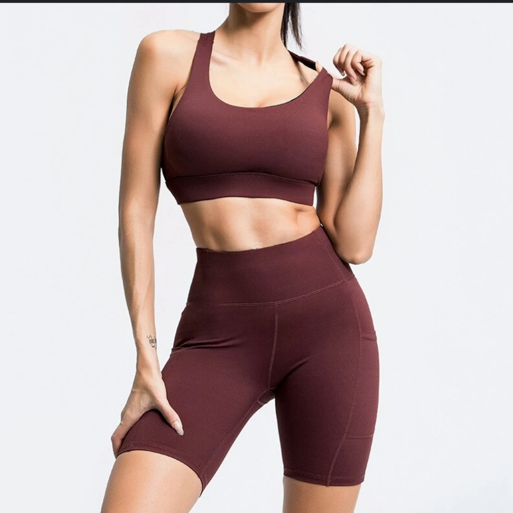 BANANA REPUBLIC BIKER SHORTS & SPORTS BRA SET